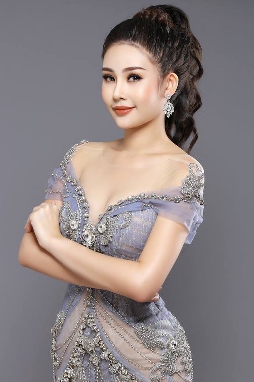 hon-2-thang-dang-quang-nhieu-song-gio-cua-le-au-ngan-anh