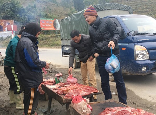 lao-cai-xot-xa-lam-thit-trau-nghe-chet-ret-thit-bay-ban-la-liet