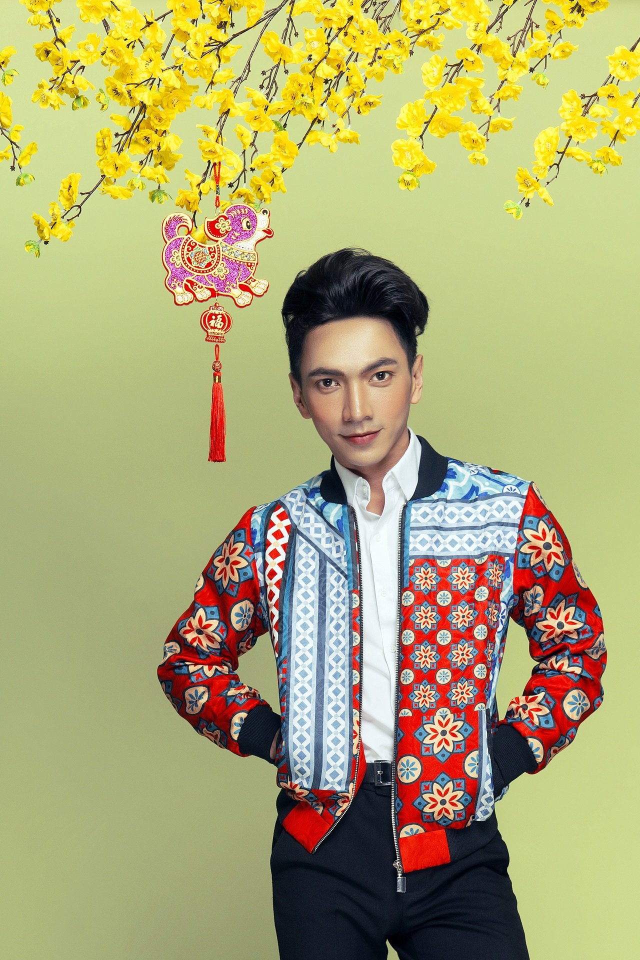 stylist-ti-ak-dien-do-thuy-nguyen-khang-dinh-nam-gioi-cung-nen-sam-sua-mot-chiec-ao-dai