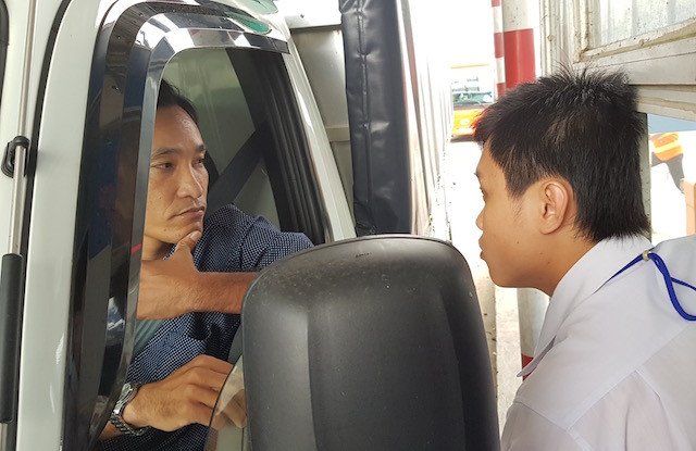 Trạm BOT ở Cần Thơ 'thất thủ' sau 15 phút tài xế phong toả làn thu phí