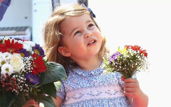 Những bức ảnh cực hiếm về tiểu Công chúa Charlotte của Hoàng gia Anh