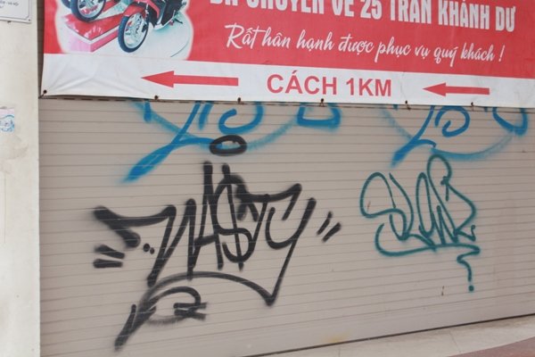nhung-hinh-anh-graffiti-nguech-ngoac-nhem-nhuoc-pho-ha-noi