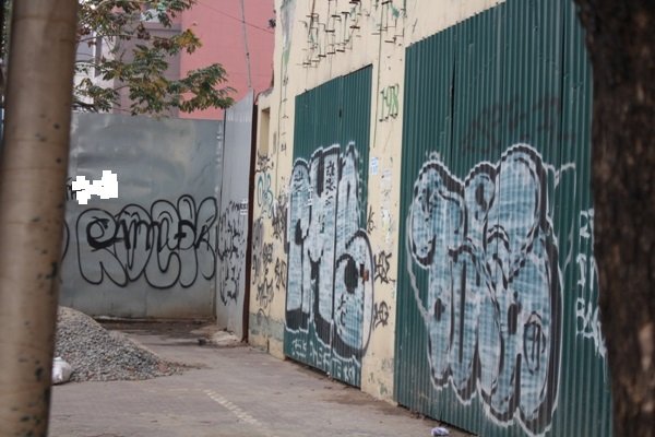 nhung-hinh-anh-graffiti-nguech-ngoac-nhem-nhuoc-pho-ha-noi