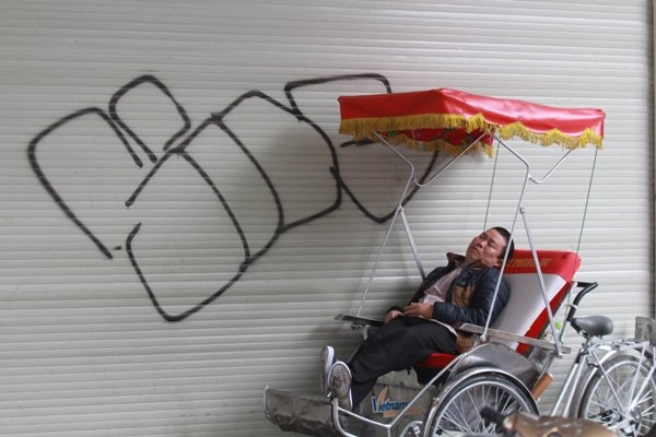 nhung-hinh-anh-graffiti-nguech-ngoac-nhem-nhuoc-pho-ha-noi