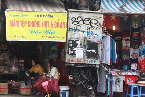 nhung-hinh-anh-graffiti-nguech-ngoac-nhem-nhuoc-pho-ha-noi