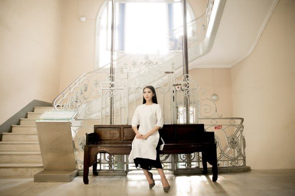 tuong-linh-dien-ao-dai-gioi-thieu-ve-dep-que-huong-viet-nam-voi-ban-be-quoc-te
