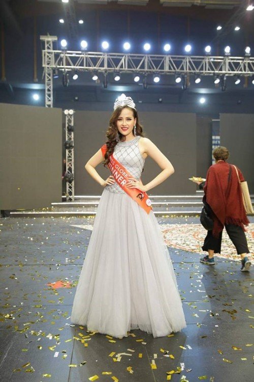 dien-lai-dam-cu-cua-dang-thu-thao-va-hari-won-nhung-mau-thuy-khong-he-kem-canh