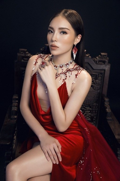 su-that-ve-tin-pham-huong-ky-duyen-di-thi-hoa-hau-sieu-quoc-gia-2018
