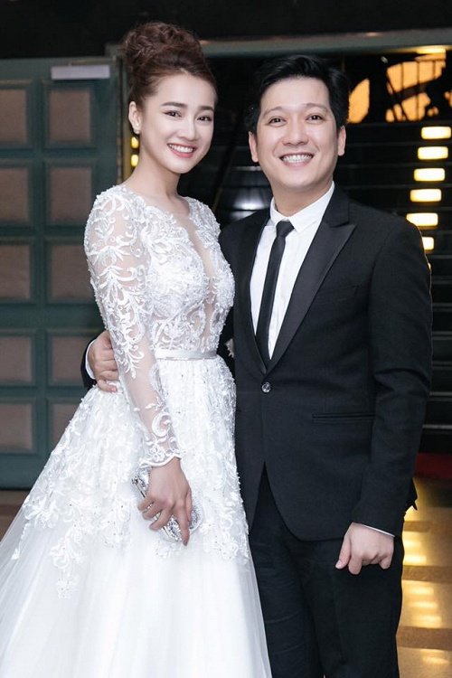 truong-giang-bat-ngo-cau-hon-nha-phuong-ngay-tren-san-khau-le-trao-giai-mai-vang