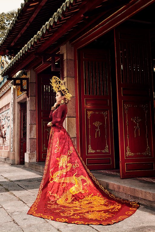 he-lo-trang-phuc-truyen-thong-mang-hinh-rong-cua-tuong-linh-tai-miss-intercontinental-2017