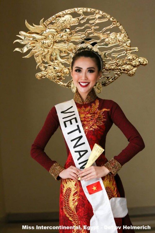 he-lo-trang-phuc-truyen-thong-mang-hinh-rong-cua-tuong-linh-tai-miss-intercontinental-2017