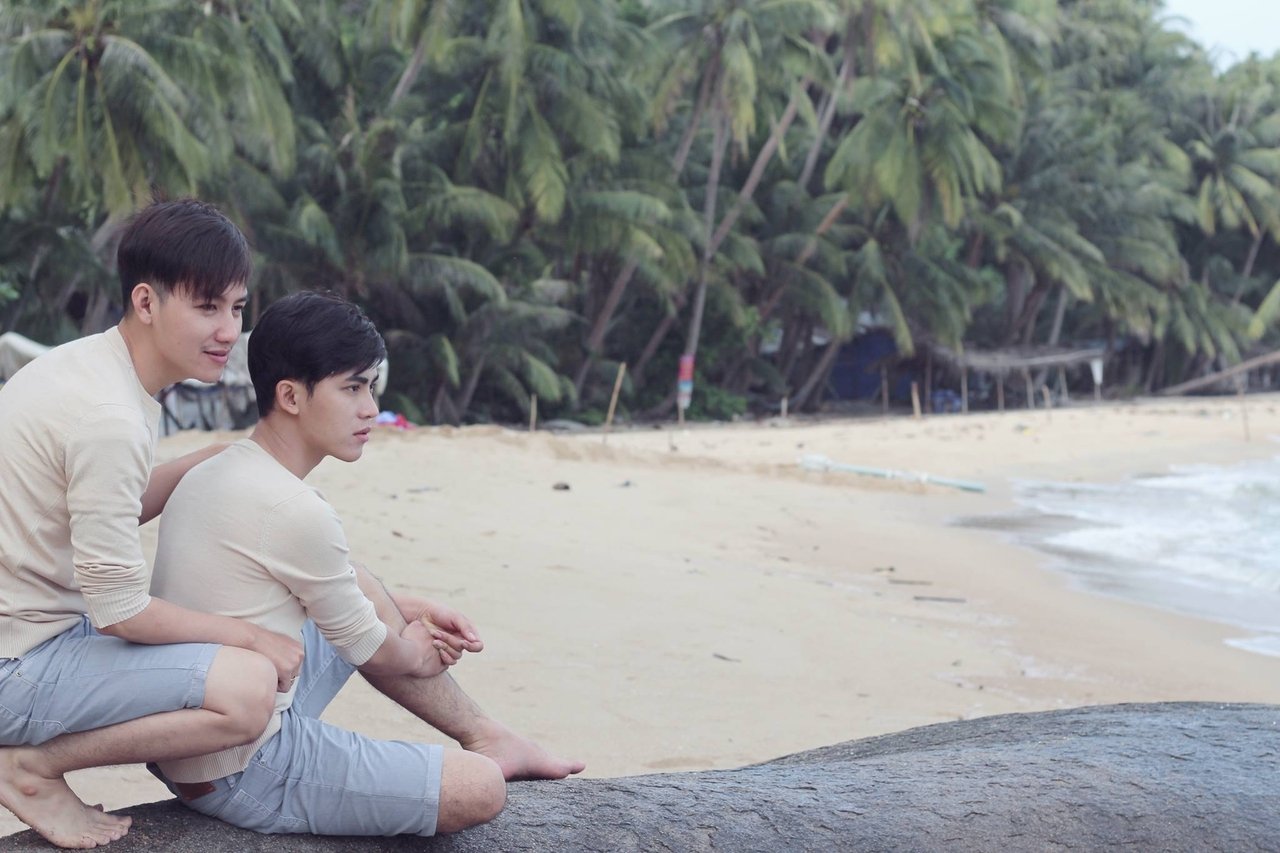 nhung-khoanh-khac-ngot-ngao-cua-cap-doi-dong-tinh-khien-ai-ai-cung-phai-ghen-ti