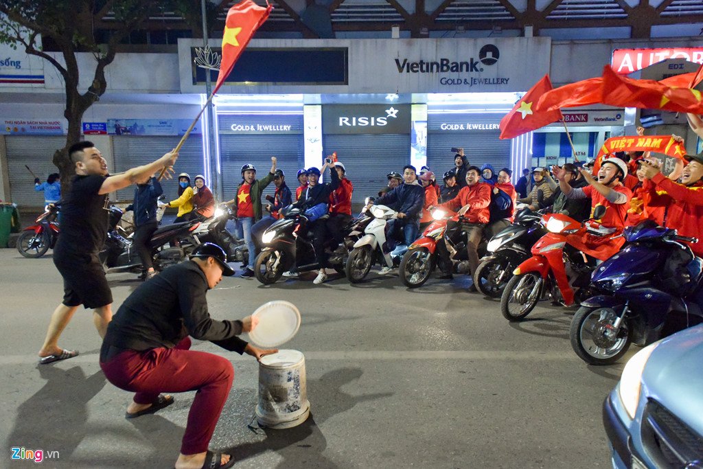 120 phút nghẹt thở của người hâm mộ U23 Việt Nam