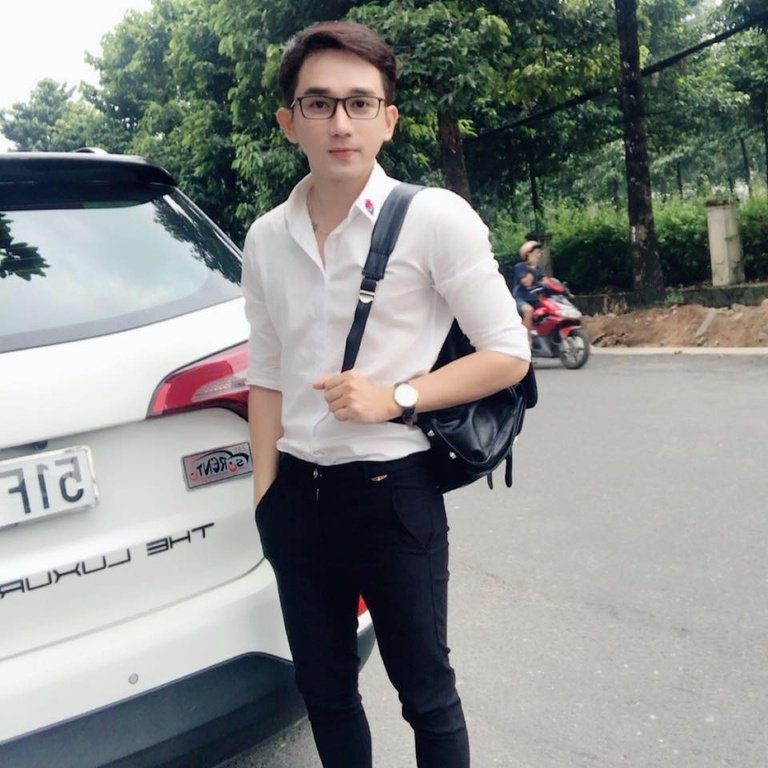 9-bat-mi-vo-cung-thu-vi-ve-chang-hotboy-da-tai-huynh-thanh-liem