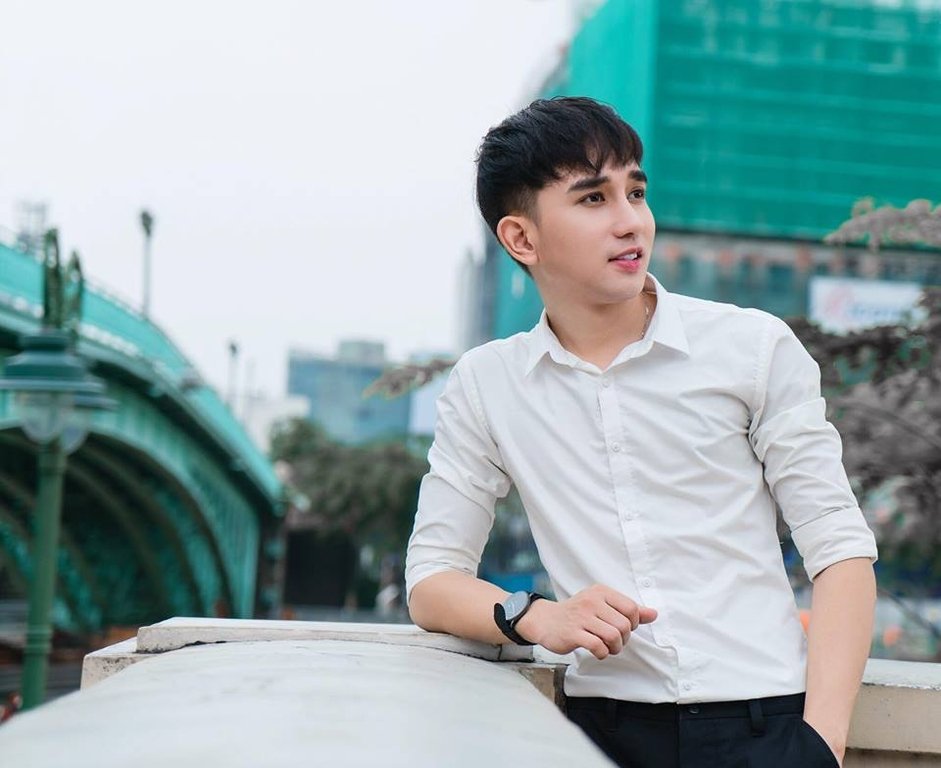9-bat-mi-vo-cung-thu-vi-ve-chang-hotboy-da-tai-huynh-thanh-liem