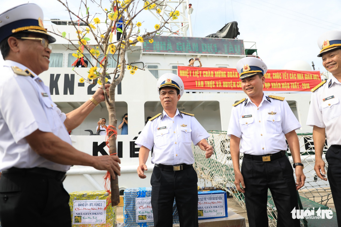 nhung-tau-hang-am-tinh-dang-den-voi-nha-gian-dk1