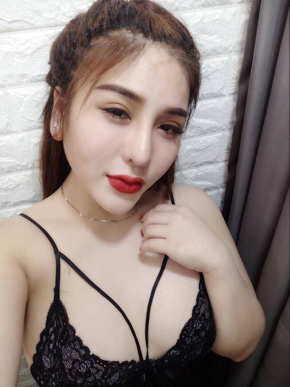 thieu-nu-chuyen-gioi-lot-do-sau-chien-thang-u23-viet-nam-hua-se-danh-tien-lam-tu-thien-de-sua-chua-hinh-anh-xau