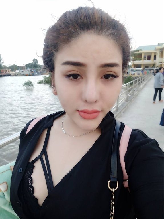 thieu-nu-chuyen-gioi-lot-do-sau-chien-thang-u23-viet-nam-hua-se-danh-tien-lam-tu-thien-de-sua-chua-hinh-anh-xau
