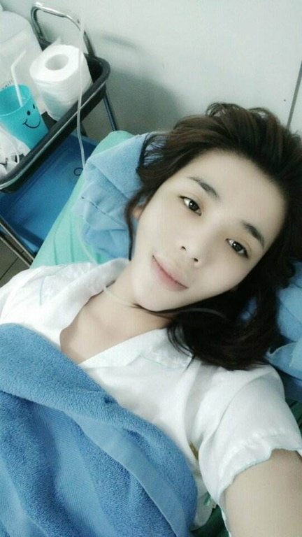 thieu-nu-chuyen-gioi-lot-do-sau-chien-thang-u23-viet-nam-hua-se-danh-tien-lam-tu-thien-de-sua-chua-hinh-anh-xau