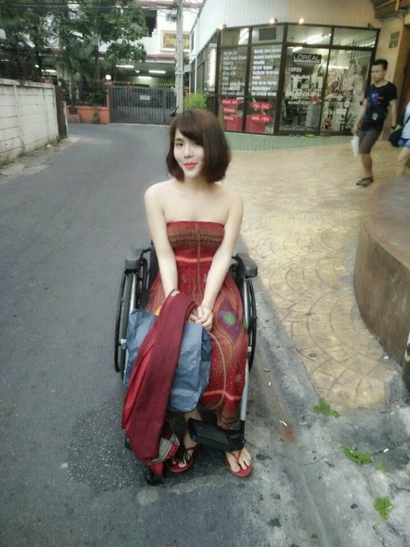 thieu-nu-chuyen-gioi-lot-do-sau-chien-thang-u23-viet-nam-hua-se-danh-tien-lam-tu-thien-de-sua-chua-hinh-anh-xau