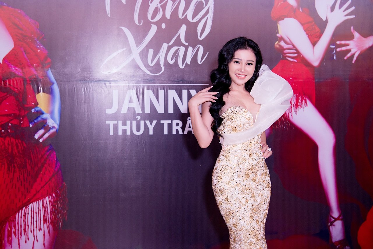 adam-lam-co-tron-ven-1-ngay-lam-trai-thang-ben-canh-nang-xuan-janny-thuy-tran
