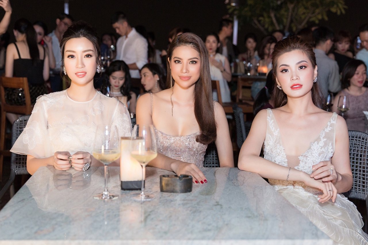 hoa-hau-pham-huong-xuat-sac-gianh-giai-toc-dep-nhat-nam
