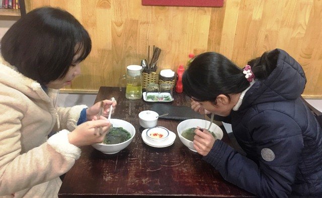 Lạ miệng với bánh canh rong biển