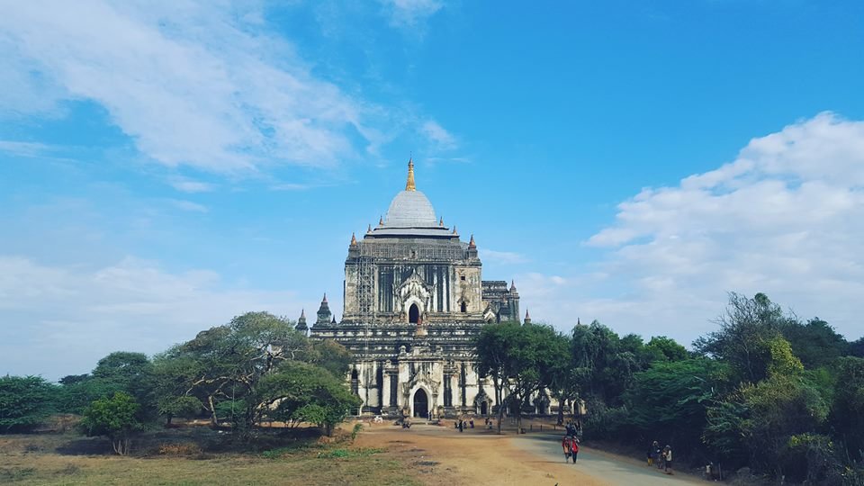 kinh-nghiem-du-lich-bagan-ngam-binh-minh-va-hoang-hon-tuyet-dep-cua-chang-trai-sai-gon