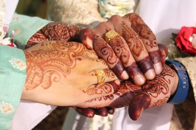 Đám cưới của chàng trai gốc Việt với bạn trai theo phong cách truyền thống Hindu gây nức lòng cộng đồng LGBT