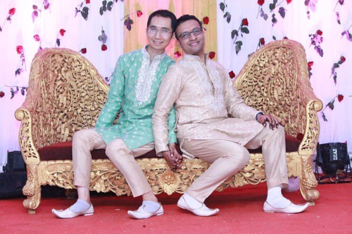 Đám cưới của chàng trai gốc Việt với bạn trai theo phong cách truyền thống Hindu gây nức lòng cộng đồng LGBT