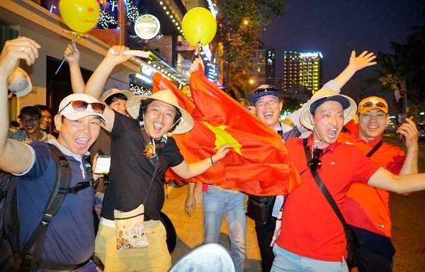 cong-ty-o-da-nang-thuong-nong-luong-va-dai-tiec-nhan-vien-an-mung-u23-viet-nam-vao-chung-ket