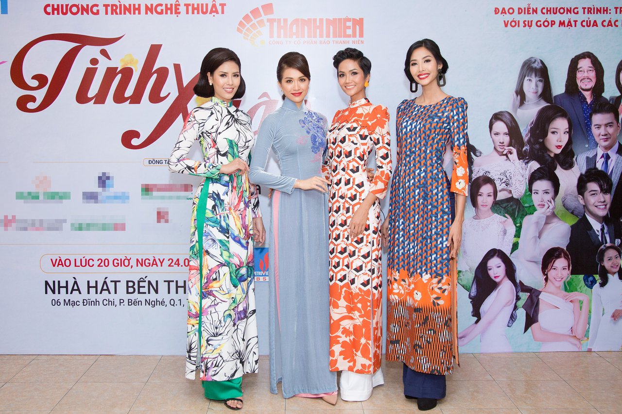 hoa-hau-hhen-nie-tai-xuat-san-dien-thoi-trang-ke-tu-khi-dang-quang