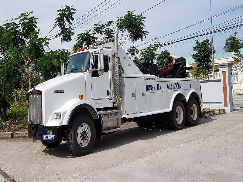 Các BOT ở miền Tây cắm biển 'Cấm dừng xe quá 5 phút'