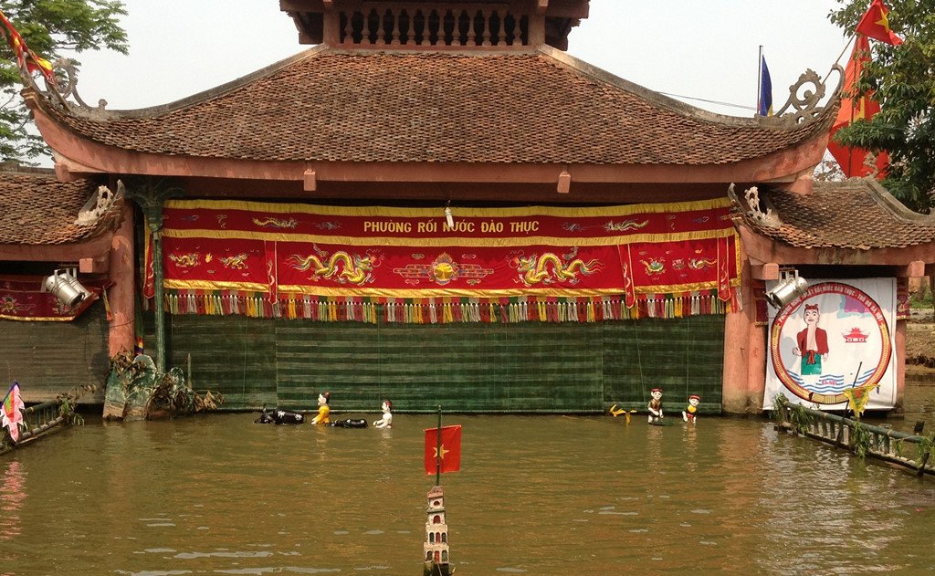 Ăn gì, chơi đâu ở quê tiền đạo Quang Hải?