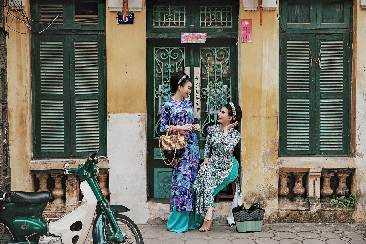 cap-nguoi-mau-song-sinh-huyen-thu-thu-huyen-hoa-than-thanh-co-ba-sai-gon