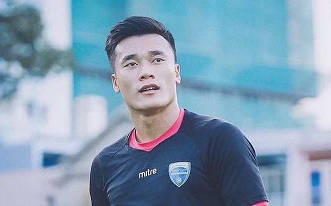 Lâm Khánh Chi tặng quà 4000 USD cho thủ môn Tiến Dũng của U23 Việt Nam