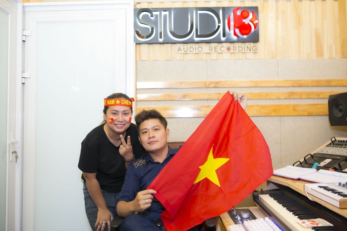 30-nghe-si-tham-gia-du-an-chop-nhoang-tung-mv-co-vu-u23-viet-nam