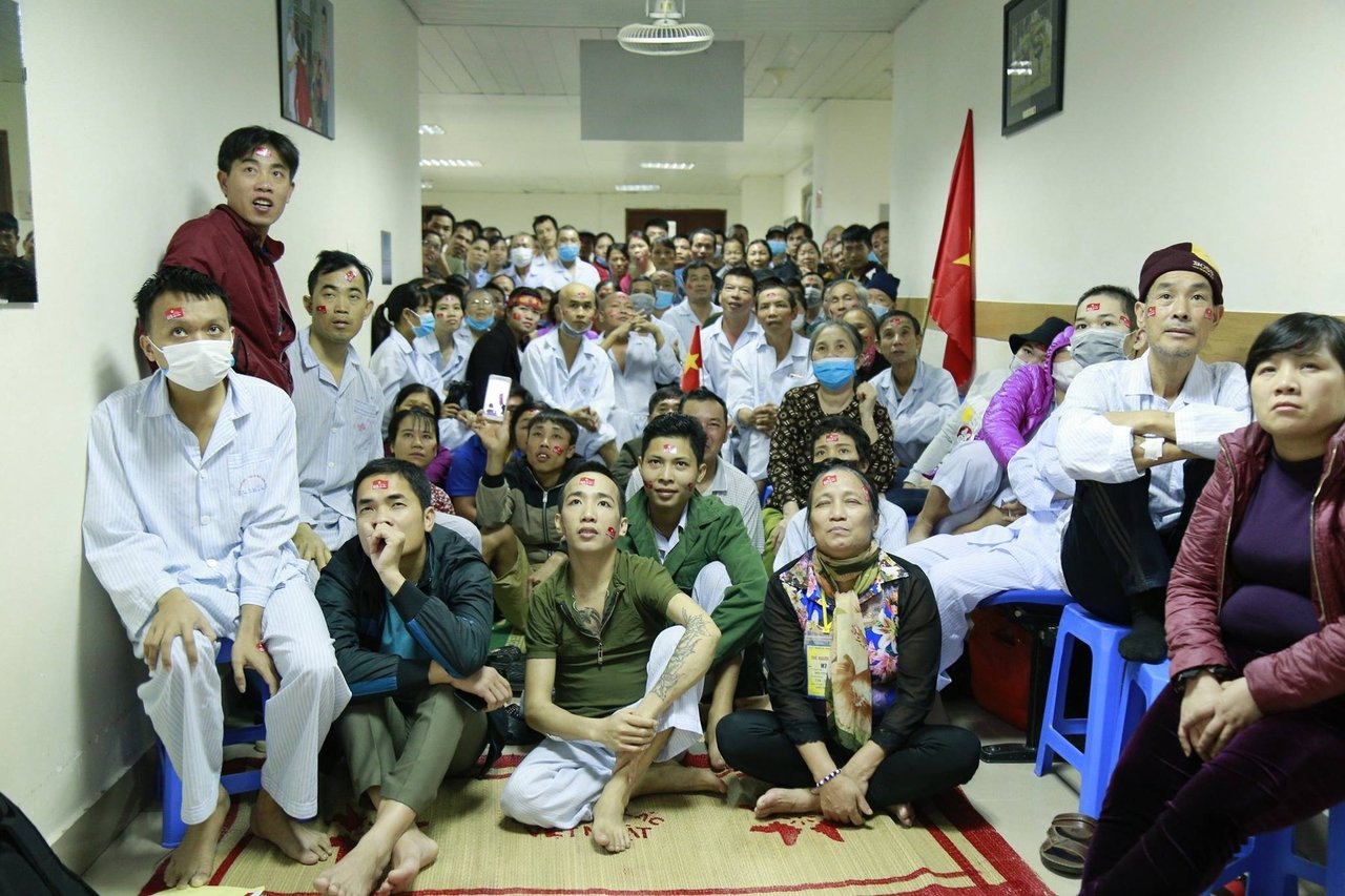 mot-noi-co-dong-vien-lay-niem-tu-hao-dan-toc-xua-tan-noi-dau-benh-tat