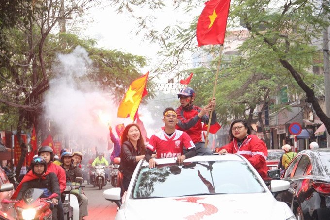 truoc-gio-tran-chung-ket-u23-viet-nam-u23-uzbekistan-sac-do-quoc-ky-ruc-ro-moi-neo-duong-to-quoc