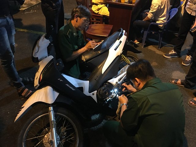 Cảnh sát khống chế hàng trăm thanh niên quá khích sau trận chung kết U23 Việt Nam