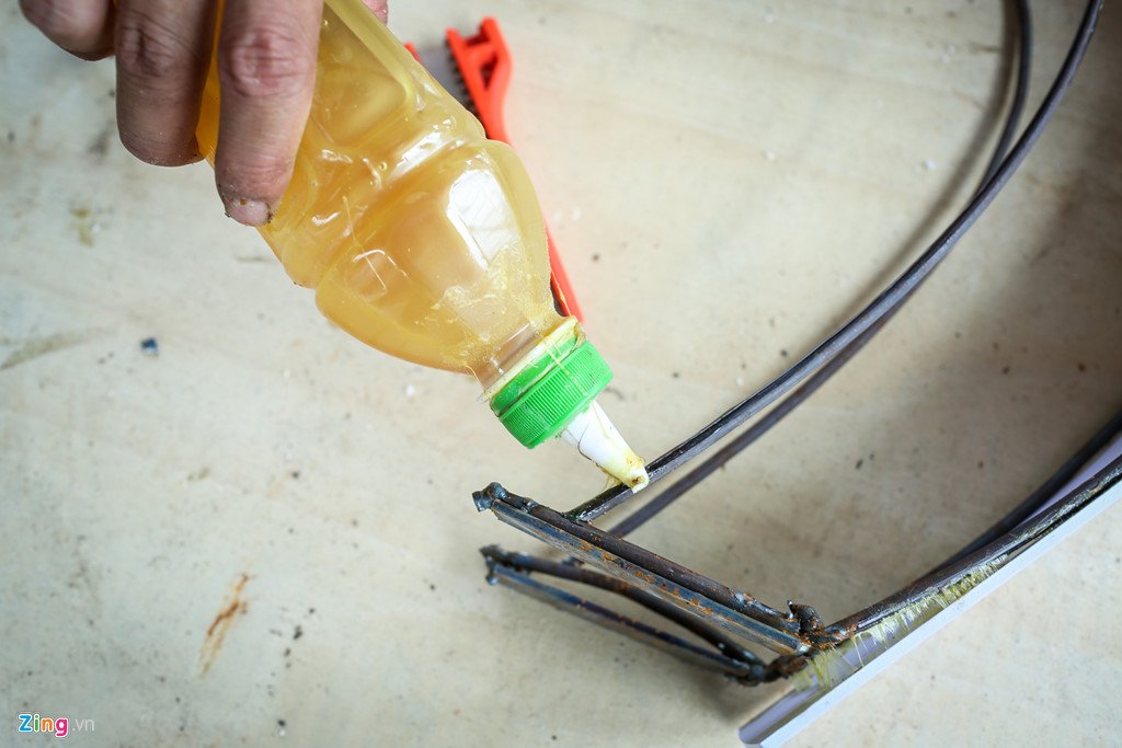 Bên trong xưởng thi công đường hoa Nguyễn Huệ ở Sa Đéc
