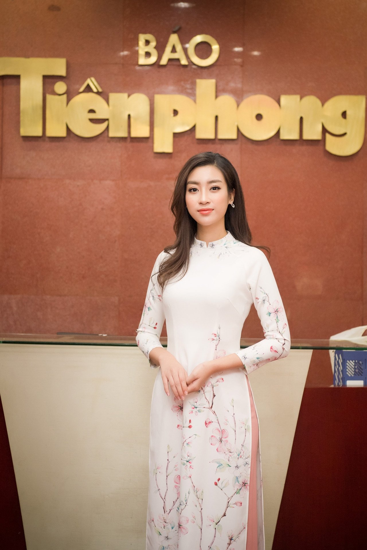 hoa-hau-do-my-linh-xuat-sac-nhan-bang-khen-cua-trung-uong-doan-trong-buoi-giao-luu-cung-u23-viet-nam