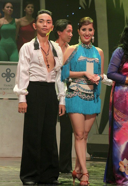 khanh-thi-hon-phan-hien-bao-nhieu-tuoi