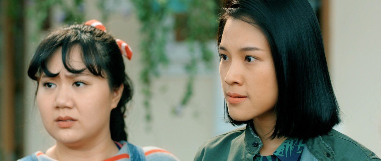 hai-the-he-nu-quai-ngua-hoang-danh-lon-mau-lua-trong-trailer-chinh-thuc-cua-thang-nam-ruc-ro