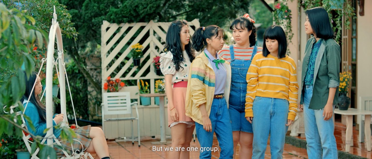 hai-the-he-nu-quai-ngua-hoang-danh-lon-mau-lua-trong-trailer-chinh-thuc-cua-thang-nam-ruc-ro