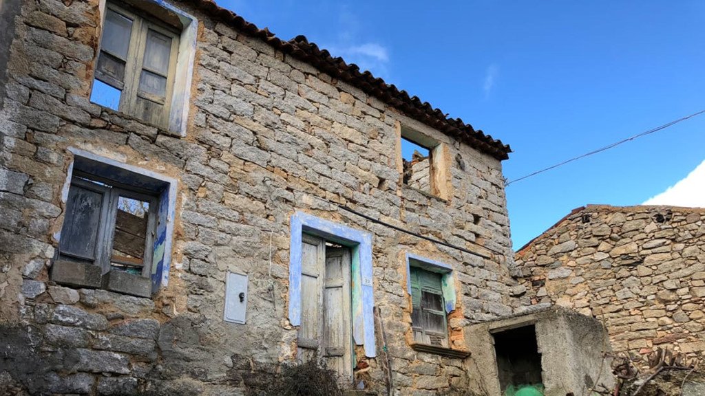 Thị trấn biển Italy rao bán hàng trăm căn nhà với giá 1 USD