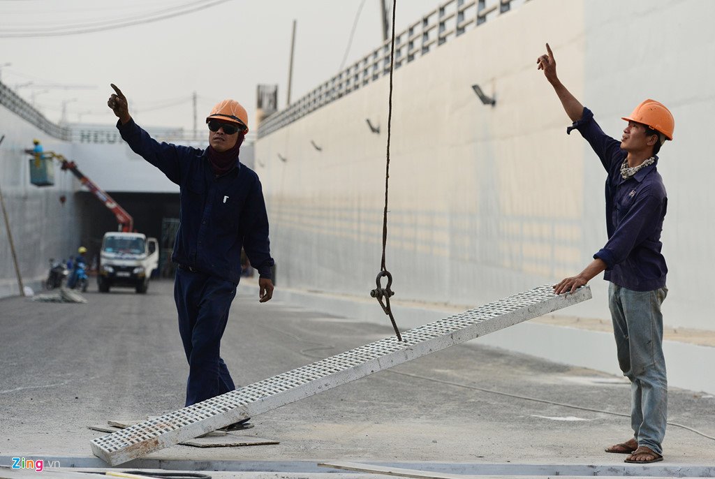 Thông xe hầm chui đoạn đường 8 km đi mất 6 tiếng ở Sài Gòn
