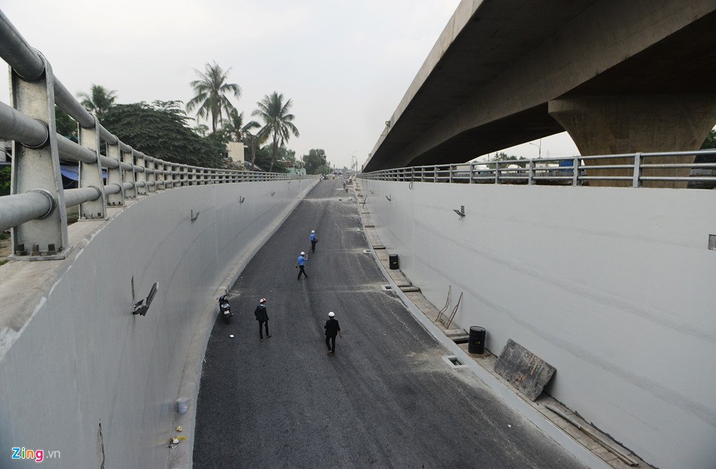Thông xe hầm chui đoạn đường 8 km đi mất 6 tiếng ở Sài Gòn