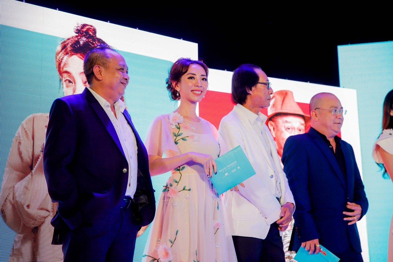 hoa-hau-hai-thu-trang-duoc-tien-luat-thap-tung-khong-roi-nua-buoc-tai-su-kien