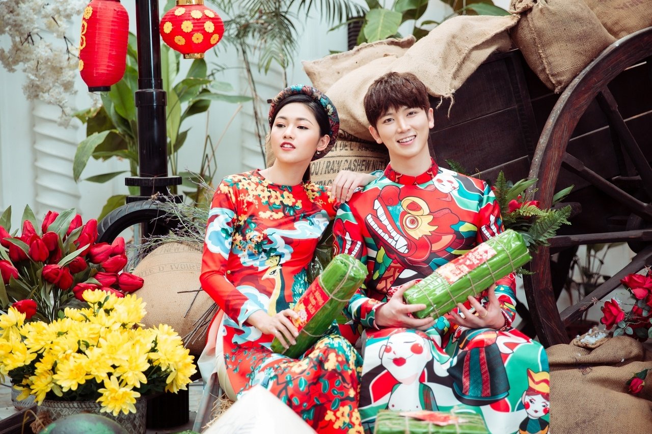a-hau-thanh-tu-tinh-tu-cung-chang-ca-si-han-quoc-dien-trai-trong-bo-anh-tet